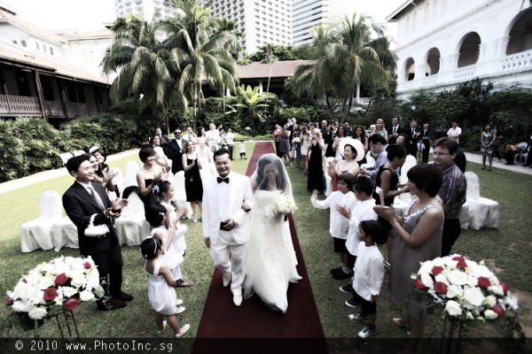 Actual Day Wedding Photography by Singapore Photographer, Lim Kok Wee from PhotoInc - www.photoinc.sg